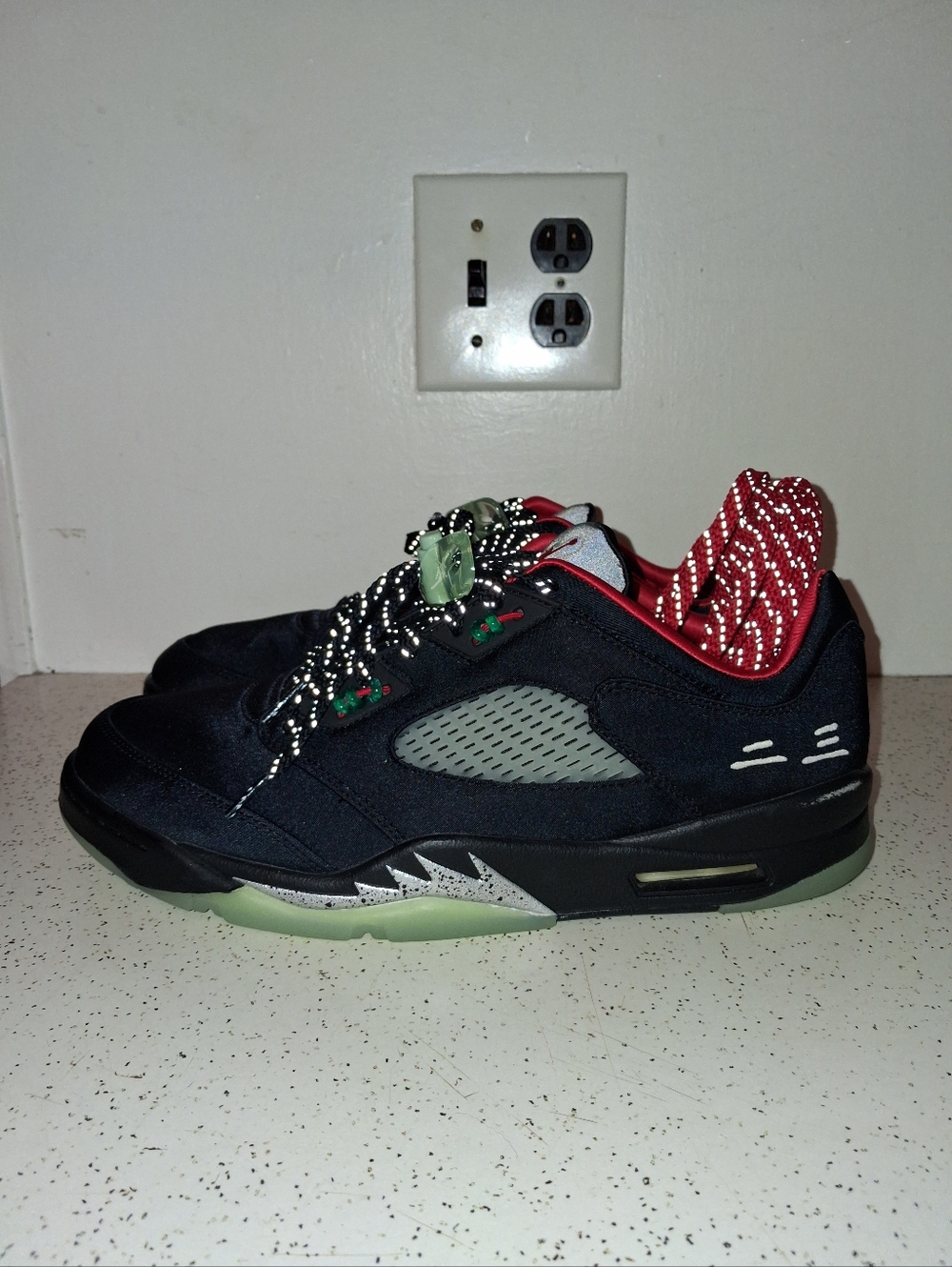 SIZE 11.5M - AIR JORDAN 5 RETRO LOW , CLOT JADE. PRE-OWNED NO BOX. EXTRA LACES.